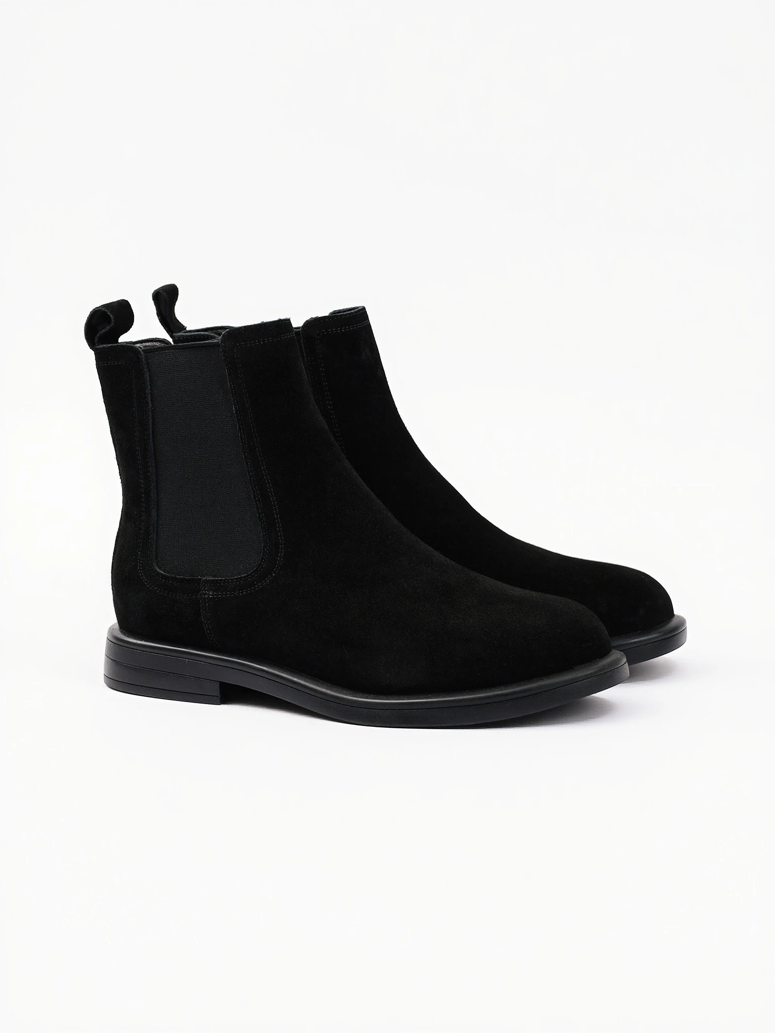 Ботинки-челси черного цвета на низком каблуке